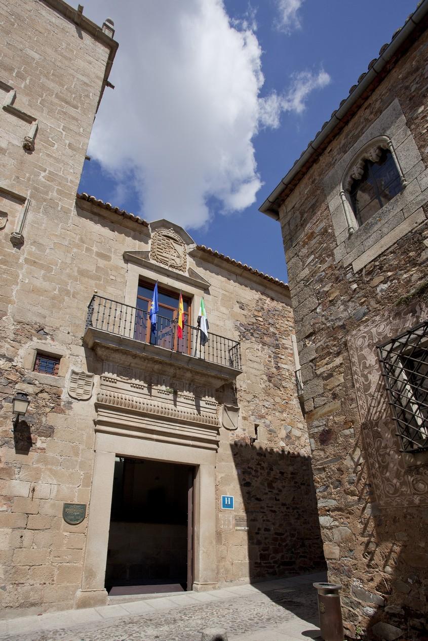 Parador de Caces Exterior foto